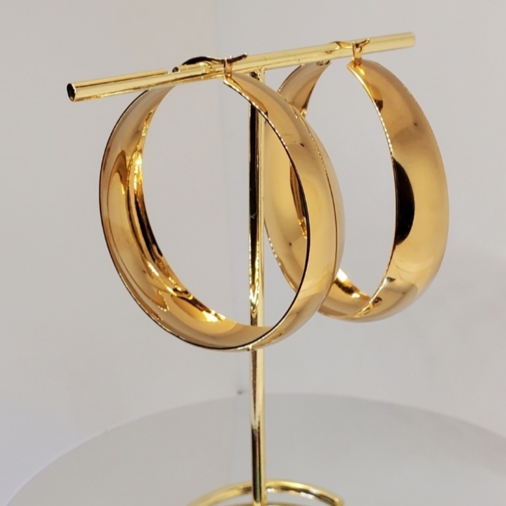 NEW! 18K Gold Plated Large Wide Chunky Thick Graduated Classic Hoop Earrings - Picture 8 of 8
